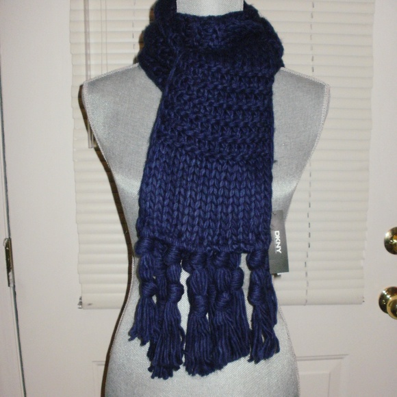 Soft Chunky Fringe Navy Oblong Scarf ( O/S ) - Picture 5 of 7